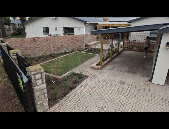 3 BEDROOM HOUSE FOR SALE IN HARTENBOS CENTRAL